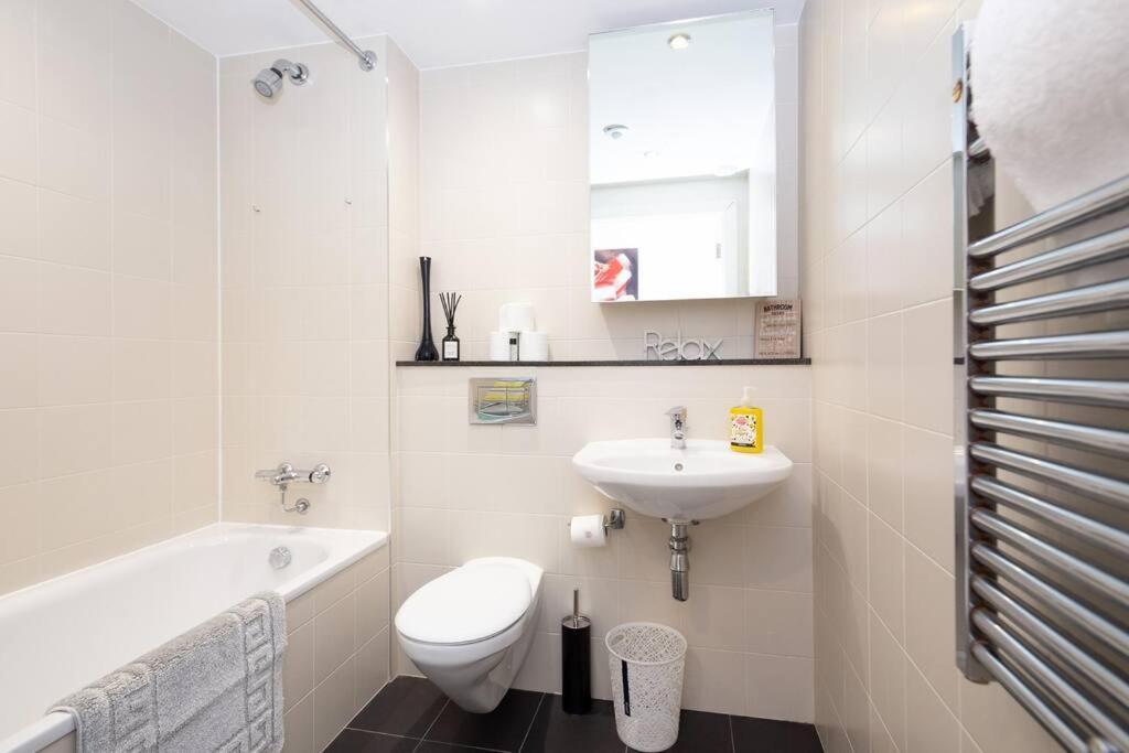 Stylish Mediacity 2Bed, Sleeps 6, Amazing Views Manchester Exterior photo