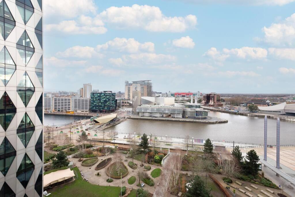 Stylish Mediacity 2Bed, Sleeps 6, Amazing Views Manchester Exterior photo