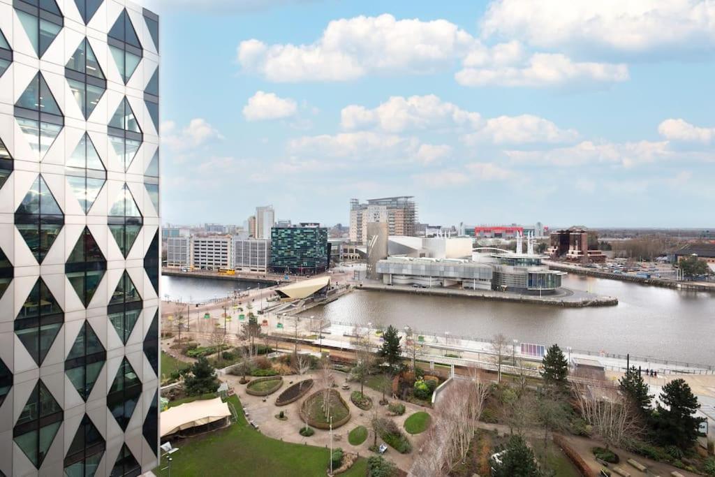 Stylish Mediacity 2Bed, Sleeps 6, Amazing Views Manchester Exterior photo