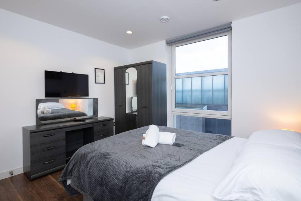 Stylish Mediacity 2Bed, Sleeps 6, Amazing Views Manchester Exterior photo
