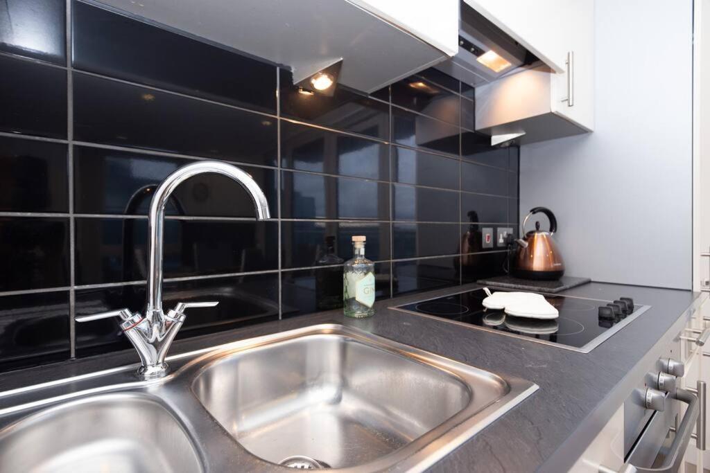 Stylish Mediacity 2Bed, Sleeps 6, Amazing Views Manchester Exterior photo