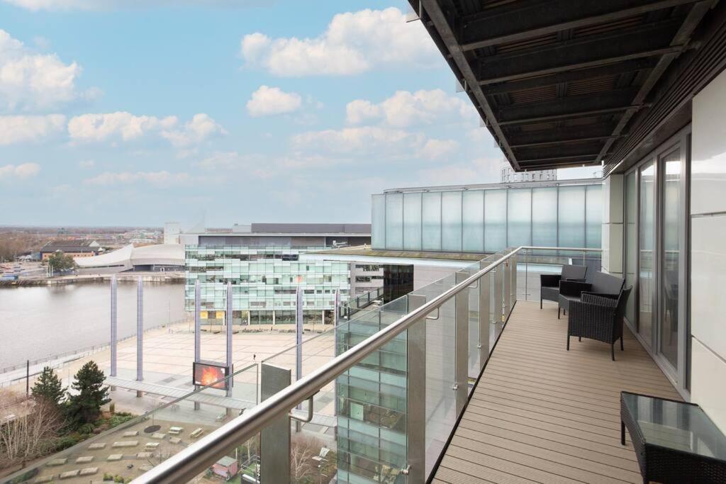 Stylish Mediacity 2Bed, Sleeps 6, Amazing Views Manchester Exterior photo