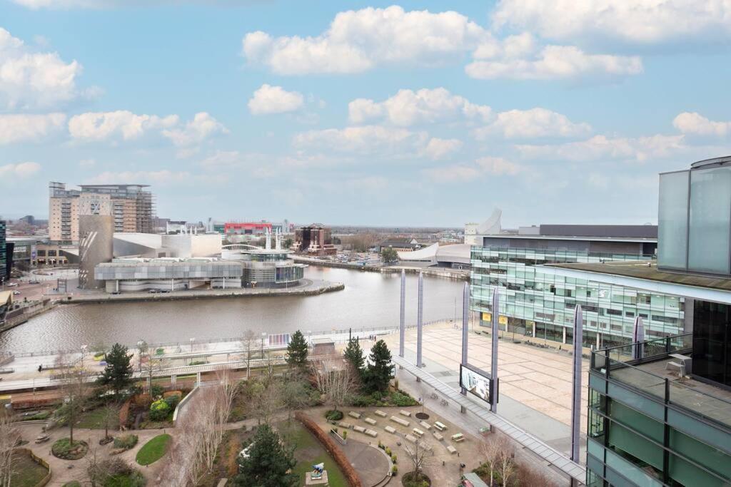 Stylish Mediacity 2Bed, Sleeps 6, Amazing Views Manchester Exterior photo