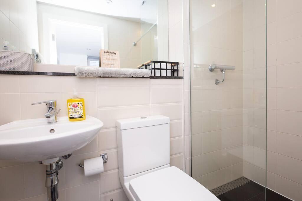Stylish Mediacity 2Bed, Sleeps 6, Amazing Views Manchester Exterior photo