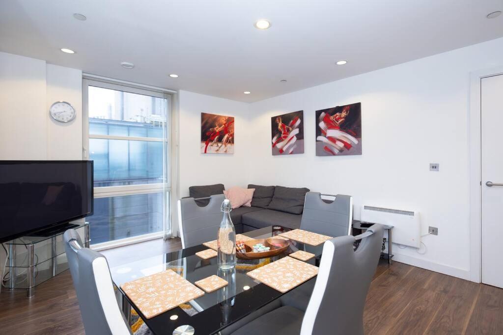 Stylish Mediacity 2Bed, Sleeps 6, Amazing Views Manchester Exterior photo
